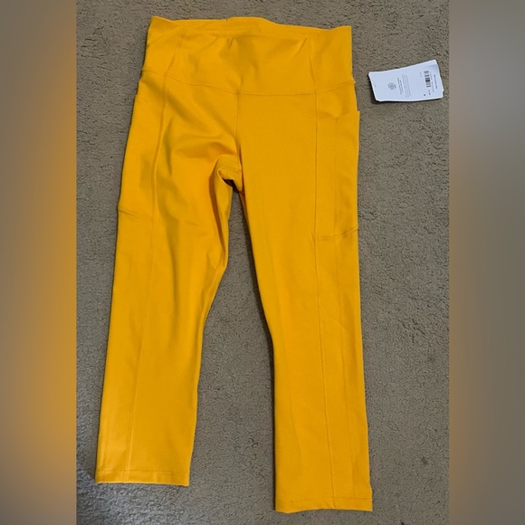 Nwt ATHLETA medium Ultimate Stash II Capri, Radiant Sunrise - Picture 2 of 5